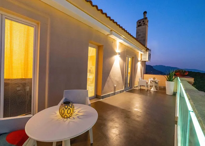 Πανσιόν La Terrazza Di Porta Messina Ταορμίνα