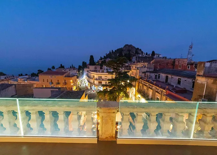 Πανσιόν La Terrazza Di Porta Messina