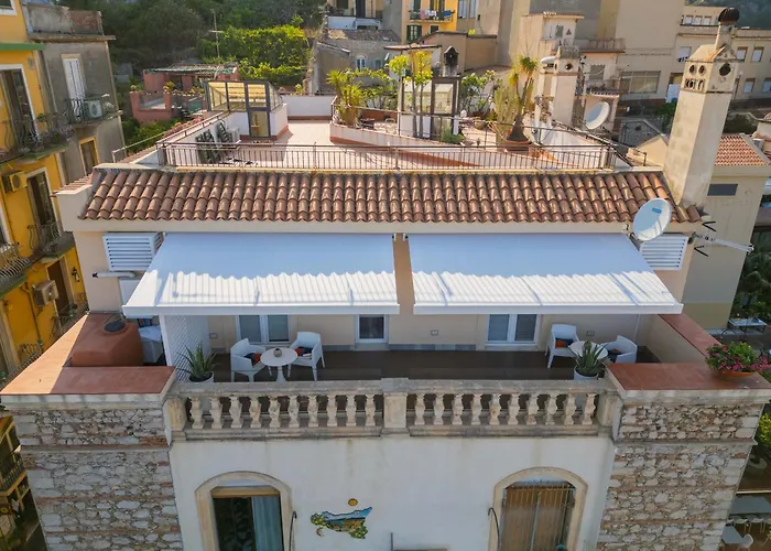 Πανσιόν La Terrazza Di Porta Messina Ταορμίνα