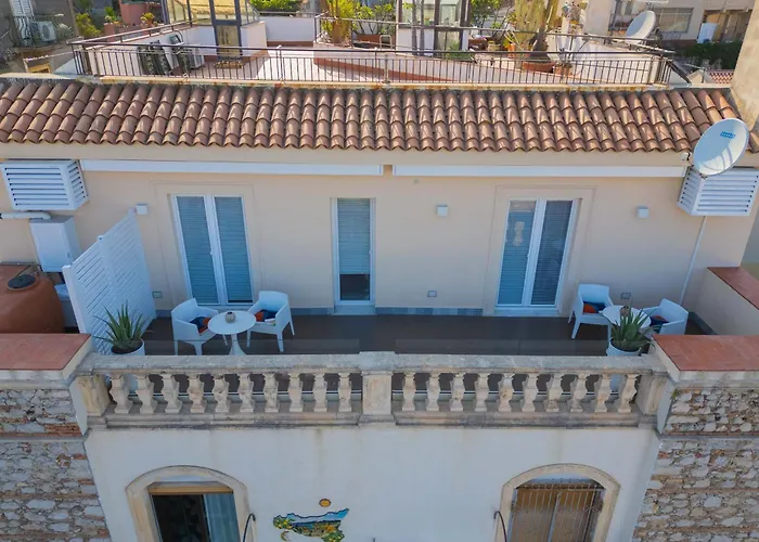 Πανσιόν La Terrazza Di Porta Messina Ταορμίνα